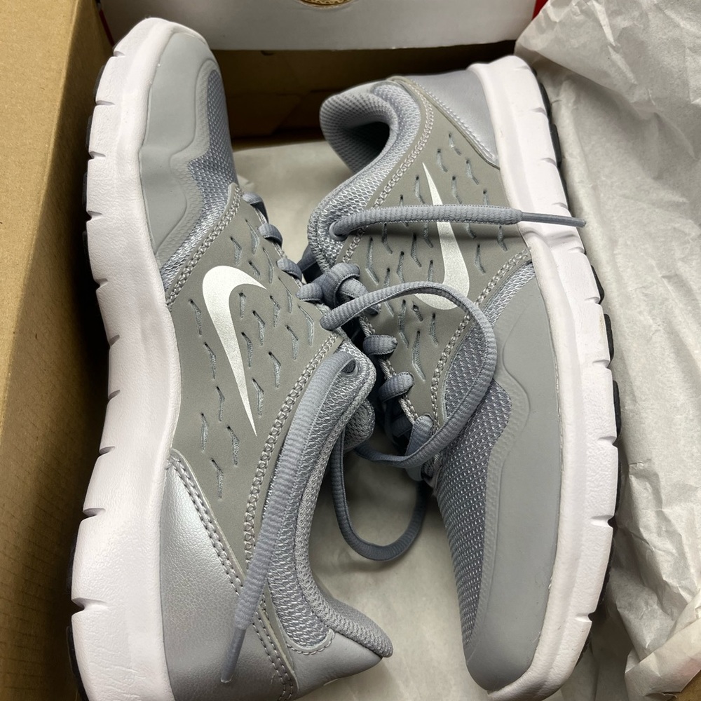 Women’s Nike Orive NM- worn one time/like brand new- Size 6